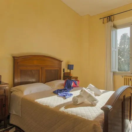 De Fiori 14 Sleeps By Tuscanhouses Apartment Pistoia